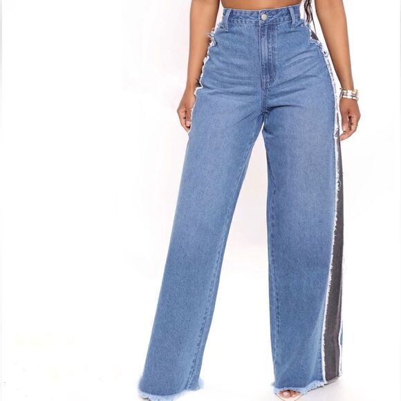 Fashion Nova Back On Top Contrast Wide Flare Leg Jeans - Picture 4 of 10